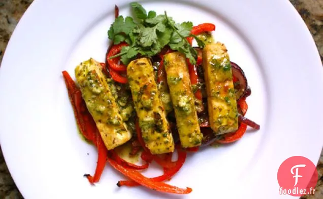 Tofu Mariné aux Agrumes avec Oignons et Poivrons