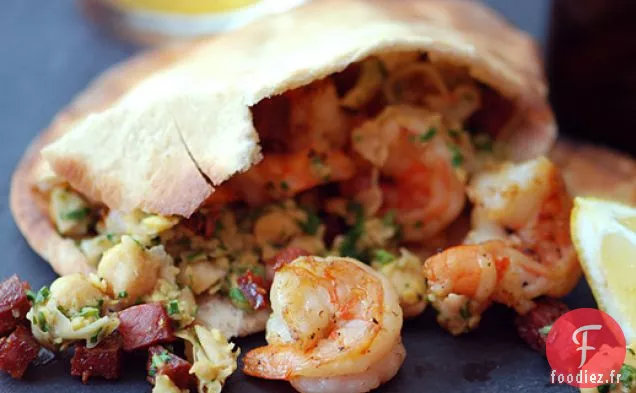Sandwichs Pita aux Pois Chiches, Crevettes et Chorizo