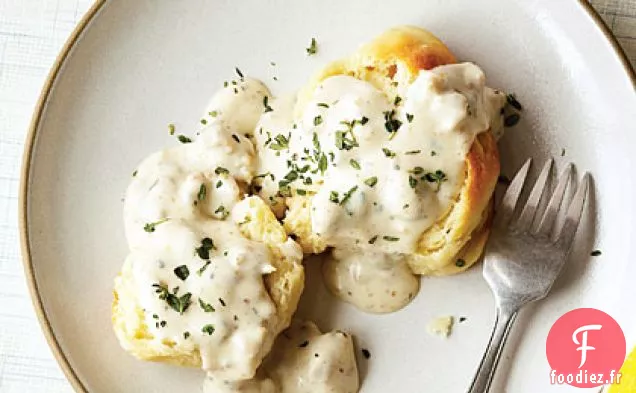 Biscuits au Babeurre avec Sauce à la Saucisse de Campagne