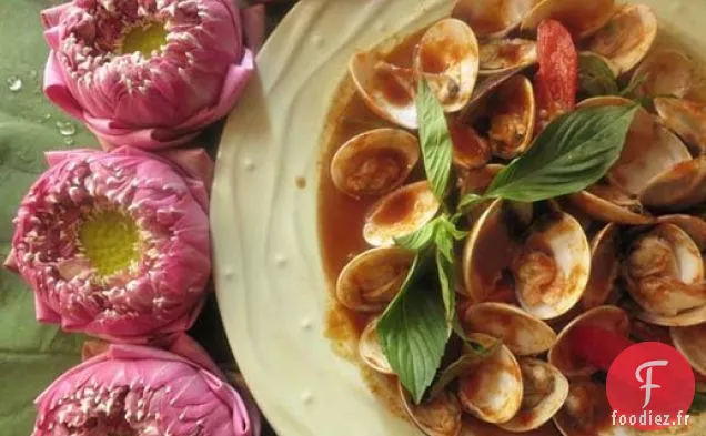 Palourdes Sautées avec Confiture de Chili Thaï et Basilic