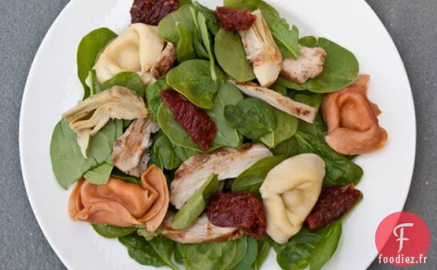 Salade de Tortellinis, Poulet et Épinards à la Vinaigrette Tomate-Balsamique