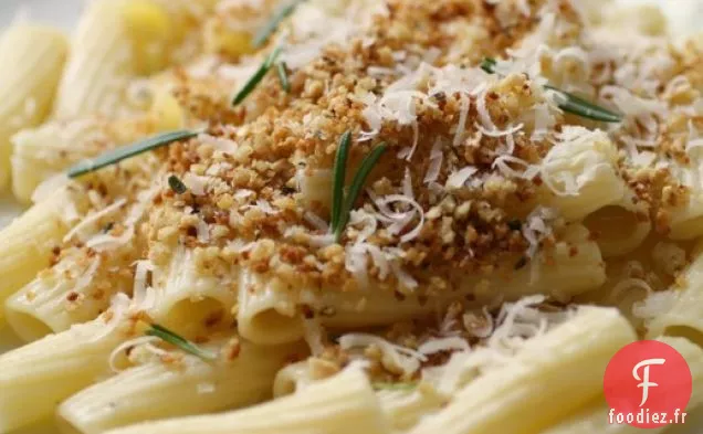 Rigatoni avec Chapelure, Romarin, Ail et Parmigiano Reggiano