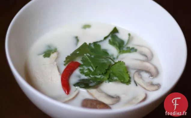 Soupe Thaïlandaise au Poulet à la Noix de Coco (Tom Kha Gai) aux Champignons