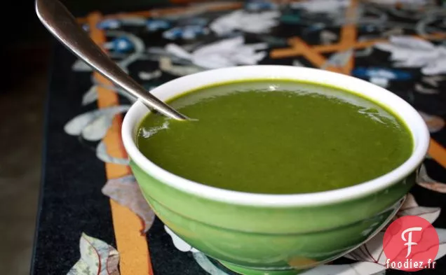 Soupe De Déesse Verte Aux Courgettes, Bettes À Carde Et Coriandre