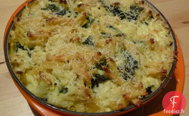 Pâtes Cuites Au Four Avec Chou-Fleur Et Bettes À Carde