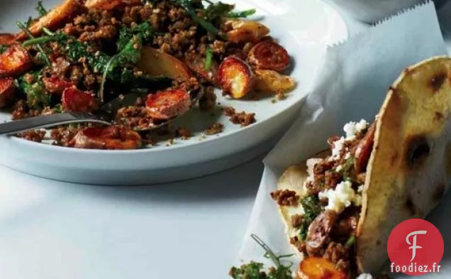 Tacos au Chorizo Vert Maison du Chef d'Empellón Alex Stupak avec Chou Frisé et Pommes de terre