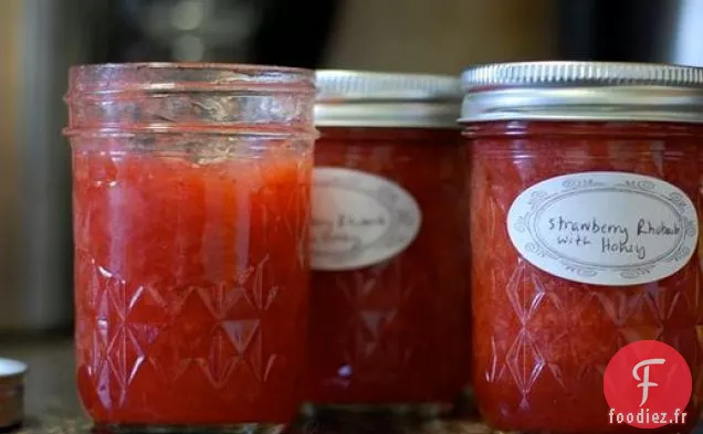 Confiture de Rhubarbe aux Fraises au Miel et à la Cannelle