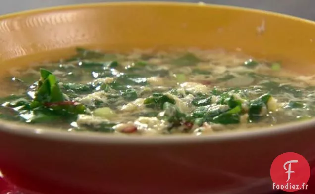 Soupe aux œufs à la Citronnelle et au Gingembre avec Bettes Arc-en-Ciel