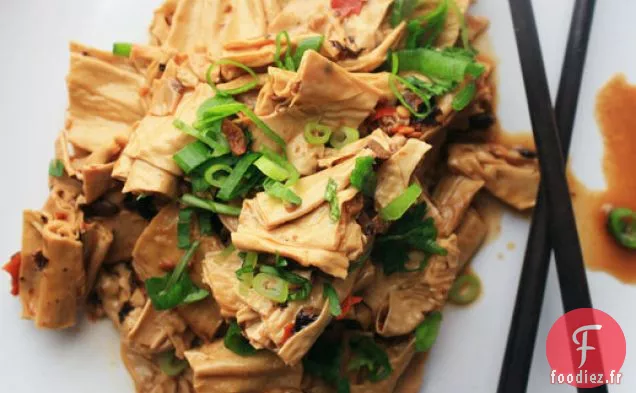 Bâtonnets de Beancurd Mijotés avec de la Pâte de Haricots au Chili