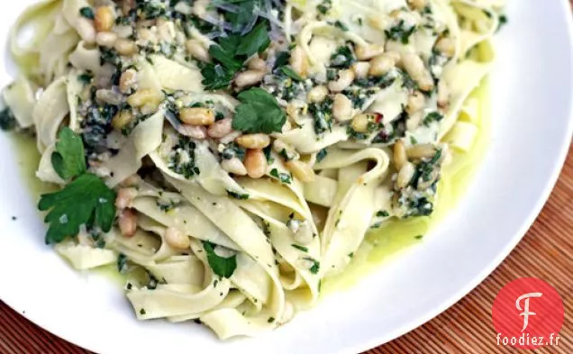 Tagliatelles d'été de Jamie Oliver au Persil et aux Pignons de Pin