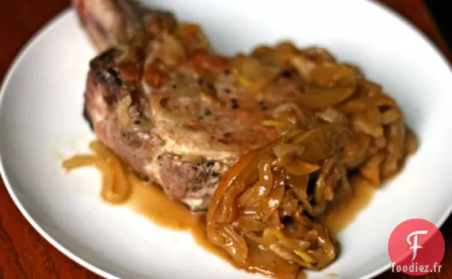 Dîner Ce soir: Côtelettes de Porc Épaisses aux Pommes et à l'Oignon
