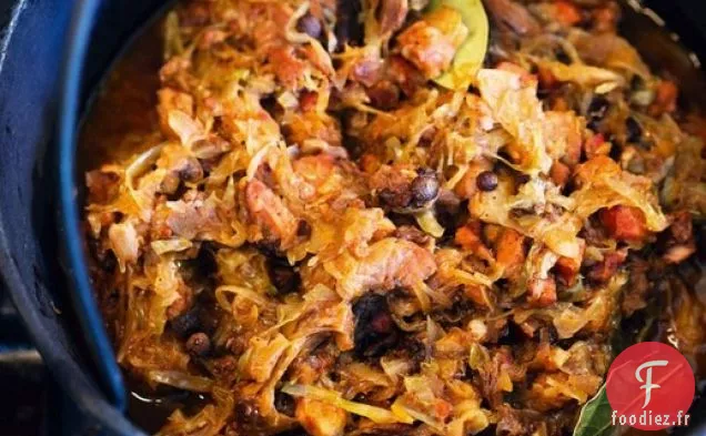 Du Ragoût de Chasseur de Cuisine d'une Maison de Campagne Polonaise (Bigos)
