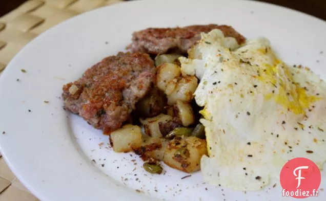 Dîner ce soir: Saucisse de petit-déjeuner, Frites Maison et Œufs