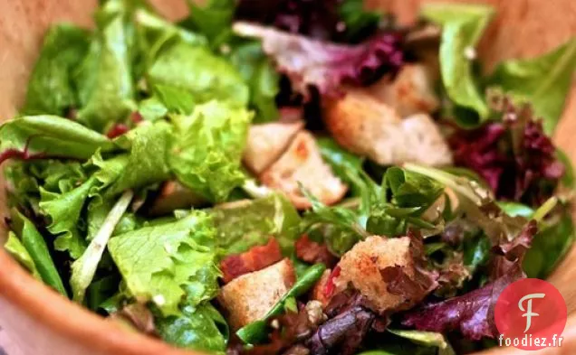 Dîner ce soir: Salade Bistro Française au Bacon, Croûtons et Ail