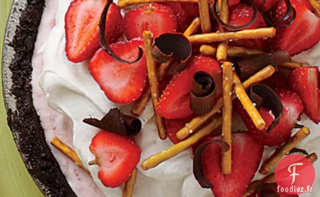 Tarte à la Crème Glacée aux Fraises et Bretzels