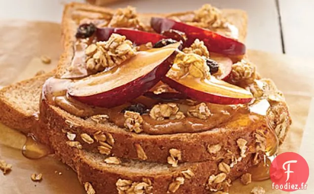 Sandwich au Beurre d'amande, aux Prunes et au Granola
