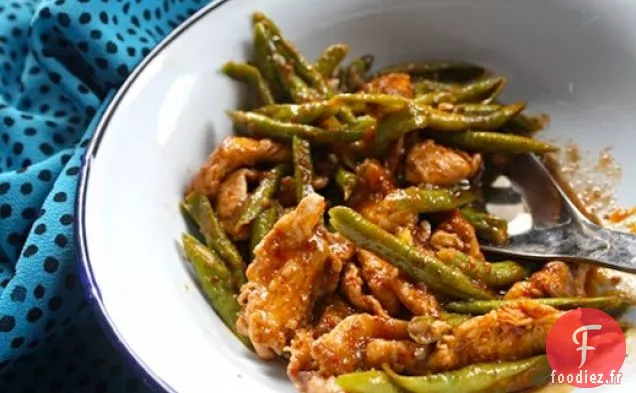Sauté de Poulet au Curry Rouge aux Haricots Verts