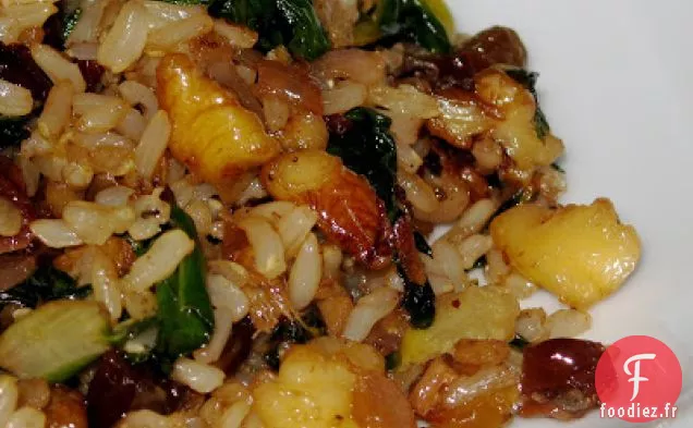 Riz Épicé aux Raisins Secs Et aux Noix