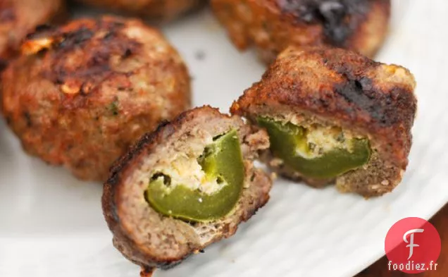 Œufs de Tatou (Farcis Au Fromage, Enveloppés de Saucisses, Jalapeños Grillés)