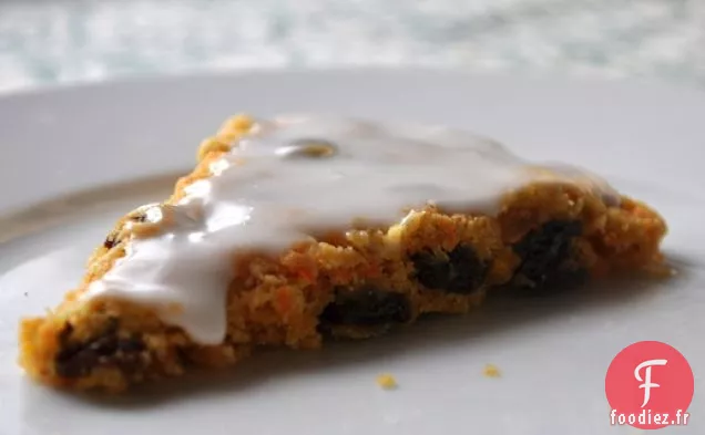 Scones De Gâteau Aux Carottes Avec Glaçage Au Fromage À La Crème