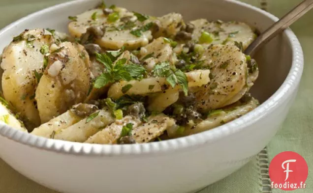 Salades sérieuses: Salade de Pommes de Terre Chaudes de Patricia Wells avec Câpres, Oignons Verts et Menthe