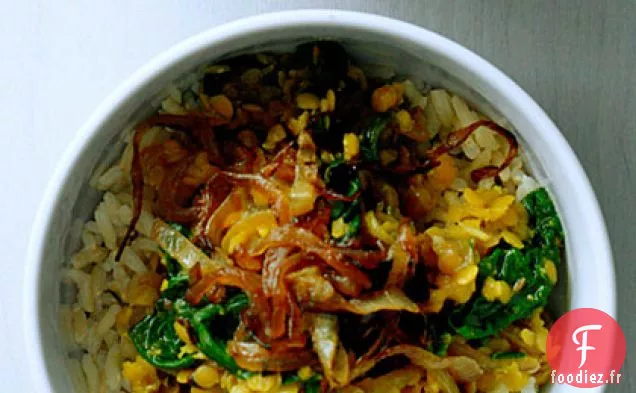 Lentilles Rouges Épicées avec Oignons Caramélisés et Épinards