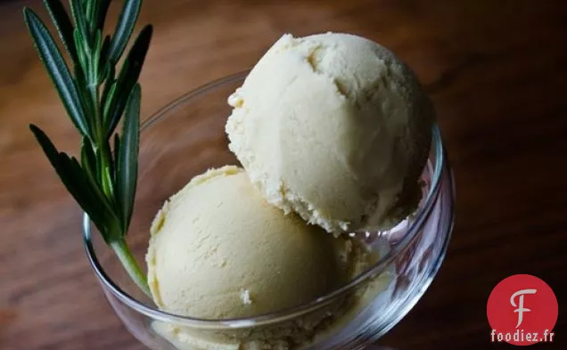 Crème Glacée à l'Érable Et au Romarin