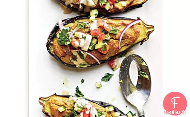 Aubergines Farcies aux Falafels, Sauce Tahini et Relish de Tomates