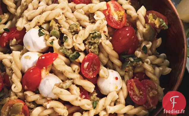 Salade de Pâtes aux Tomates Cerises et Olivada Verte