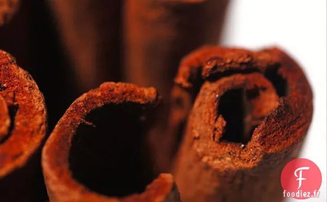 Comment Faire du Rhum Épicé À Partir de Zéro