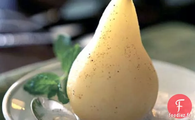 Poires Pochées à la Crème de Cardamome