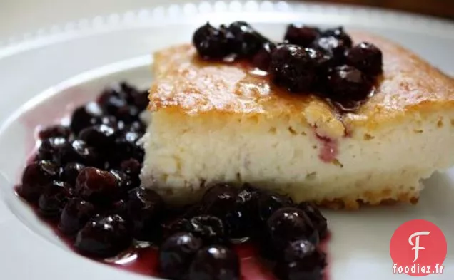 Brunch du dimanche: Gâteau Blintz Cuit au Four avec Sauce aux Myrtilles fraîches