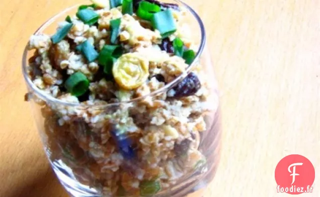 Sain et délicieux: Salade de blé Boulgour à l'Avocat, aux Raisins Secs et aux Amandes