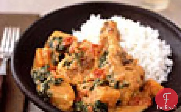 Poulet et Légumes Braisés dans une sauce aux Arachides