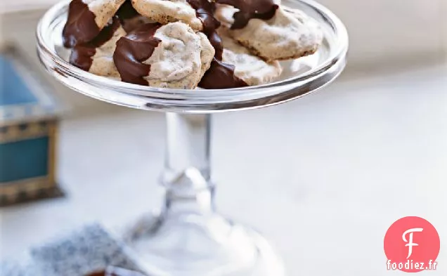 Meringues Aux Amandes Trempées Au Chocolat