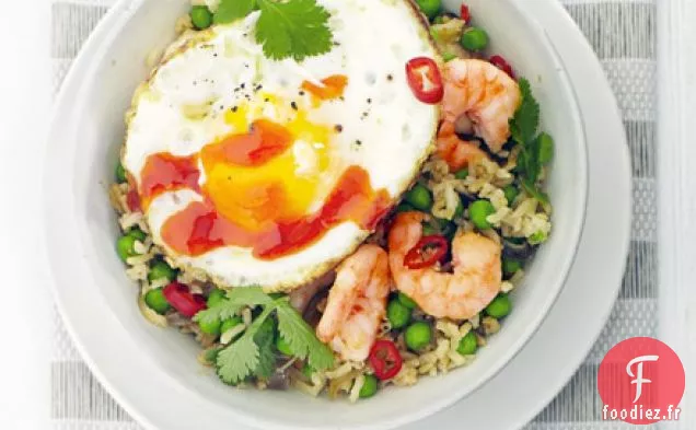 Riz frit thaï aux crevettes et petits pois