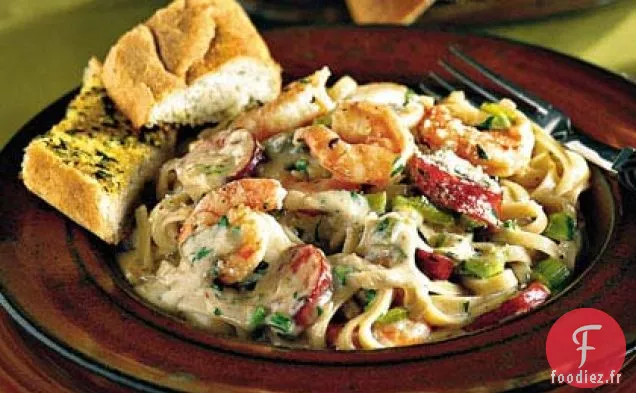 Crevettes Cajun et Sauce Alfredo à l'Andouille Sur Pâtes