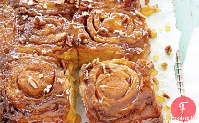 Brioches Collantes Au Caramel et aux Pacanes