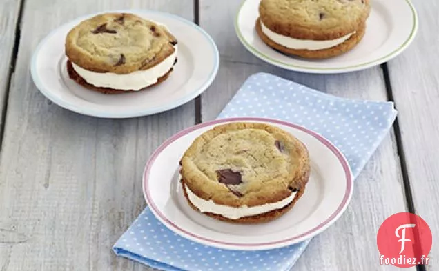 Sandwichs glacés aux biscuits aux pépites de chocolat