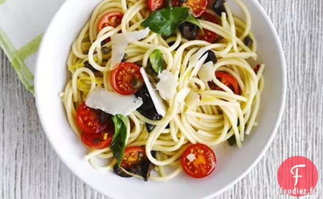 Spaghetti à la sauce tomate cerise et olive noire