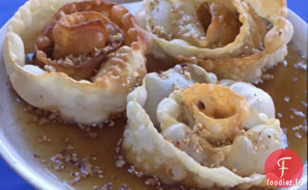 Spirales de Pâtisserie Frite au Miel, au Sésame et aux Noix