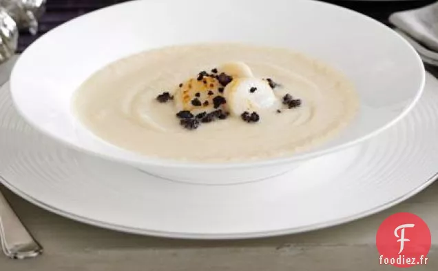 Soupe de céleri-rave aux pétoncles et boudin noir