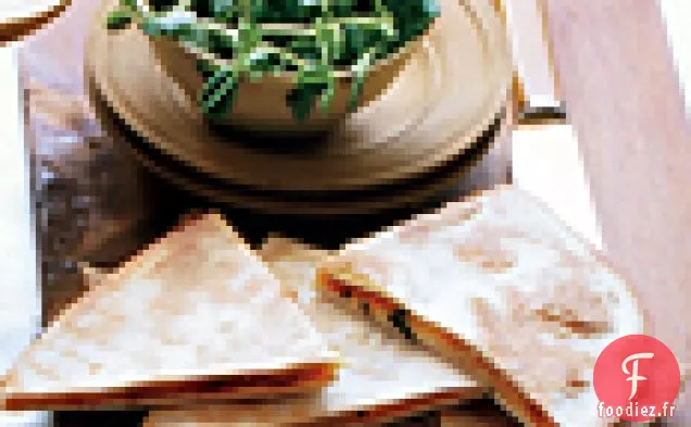 Quesadillas à l'Oignon Bbq et au Gouda Fumé avec Mini Salade de Pousses de Pois