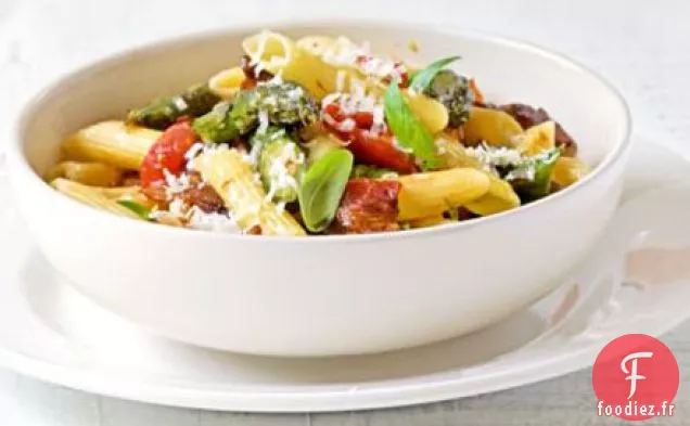 Pâtes aux asperges rôties, pancetta et tomates cerises