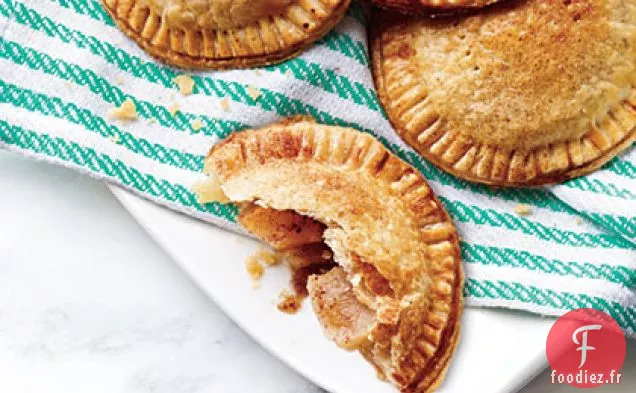 Tartes à la Main aux Pommes et au Caramel