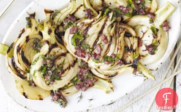 Fenouil grillé avec vinaigrette aux olives noires