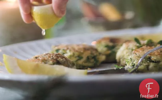 Gâteaux de Crabe avec Salade d'Herbes