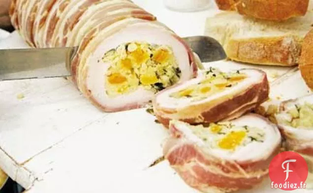 Poulet rôti avec couscous et farce aux noix de pin