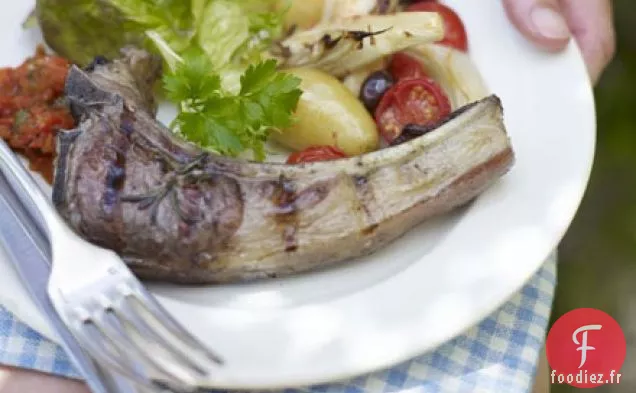 Côtelettes d'agneau au poivron rouge et salsa à la menthe