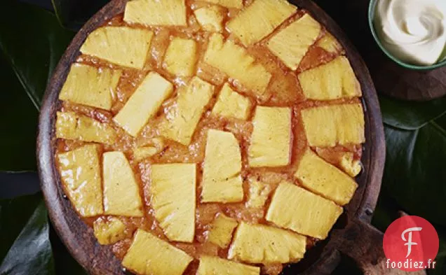 Gâteau à l'envers à la cannelle et à l'ananas
